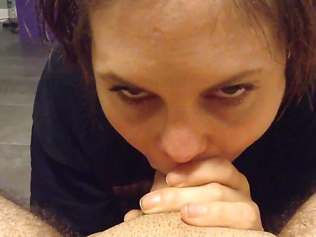 Horny amateur girl sucking dick