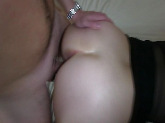 MILF gets a pussy creampie in the morning