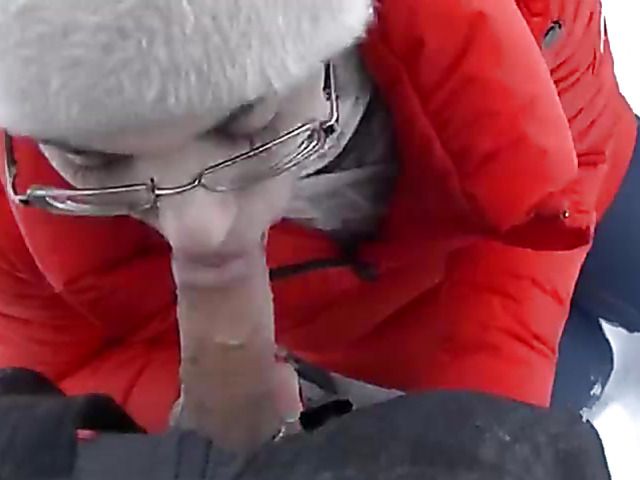 Girlfriend sucking dick in the snow