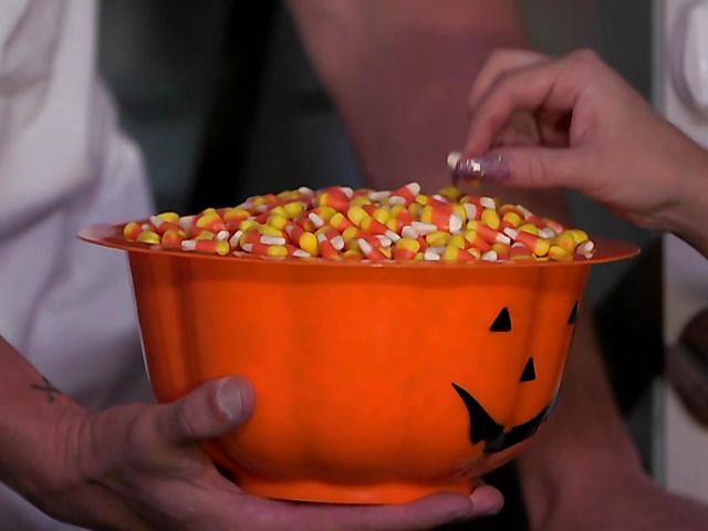 Cyrstal Rae fucks big dick