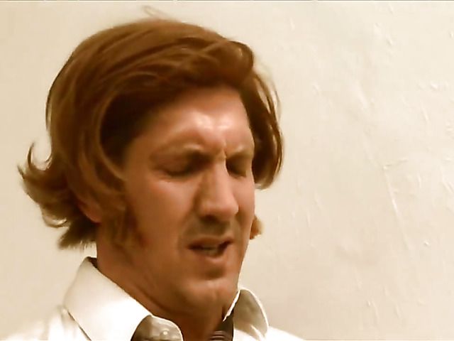 British babe Syren Sexton is dangerously horny