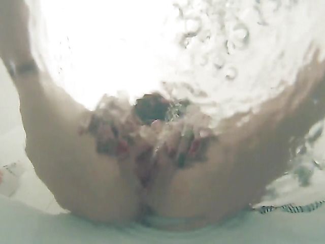 Underwater masturbation and peeing in the bathtub