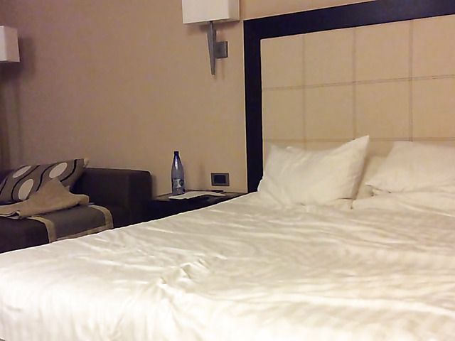 Chubby mature wife gets screwed in the hotel room