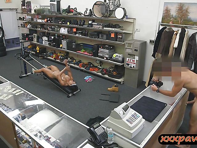 Muscular chick sells her gym equipment and screwed by pawn guy