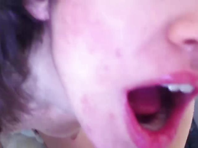 Blowjob leads to a facial cumshot