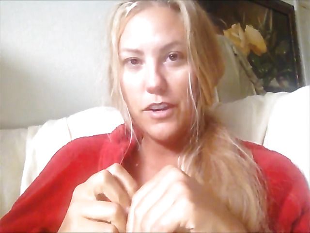 Amateur blonde MILF talks to the camera