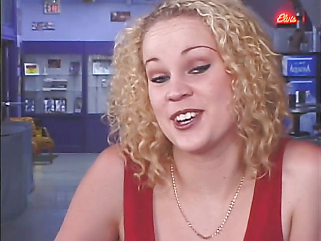 Strapon lesbians cant get enough