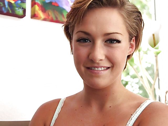 Small tits babe gets nude and sucks for cum