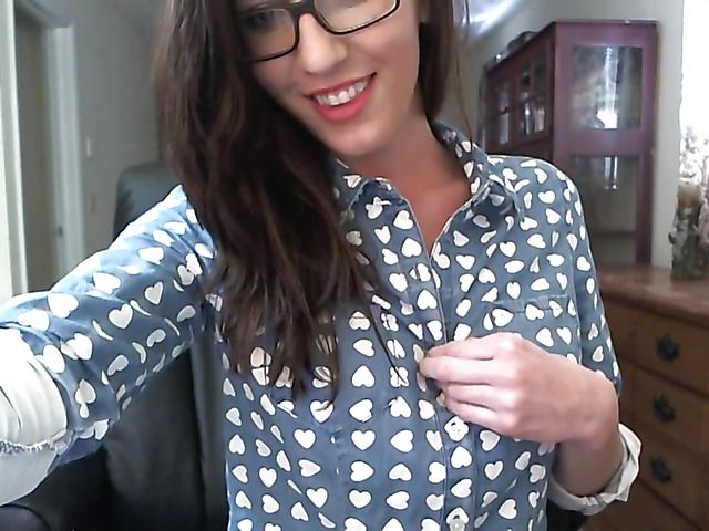 Beauty with glasses masturbating her hot pussy on cam