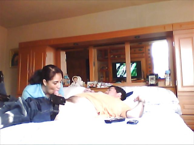 Latina girlfriend sucks cock dry on the bed