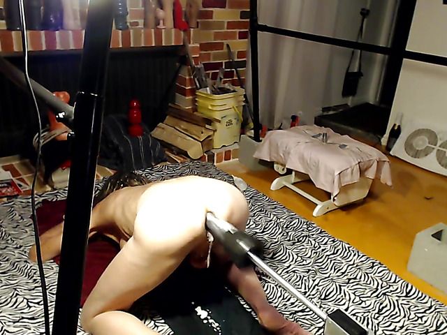 Mature shemale enjoys anal dildoing