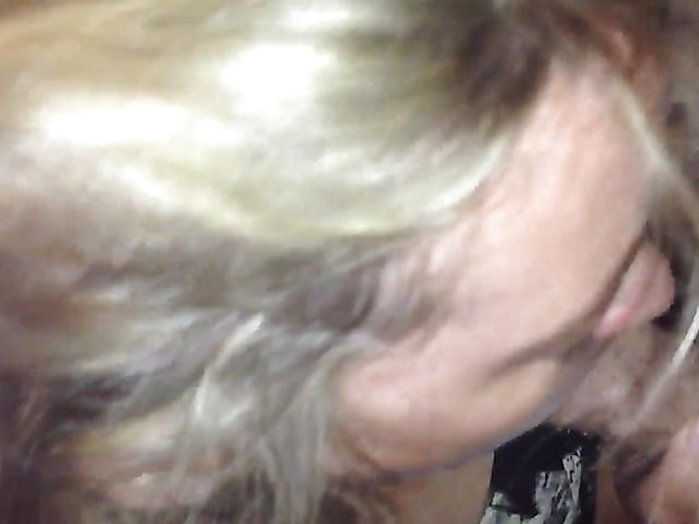 Older wife sucking a hairy cock on cam