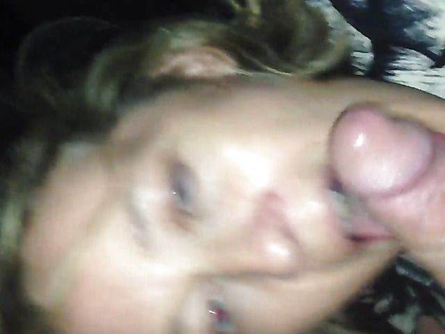 Older wife sucking a hairy cock on cam