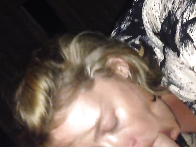 Older wife sucking a hairy cock on cam