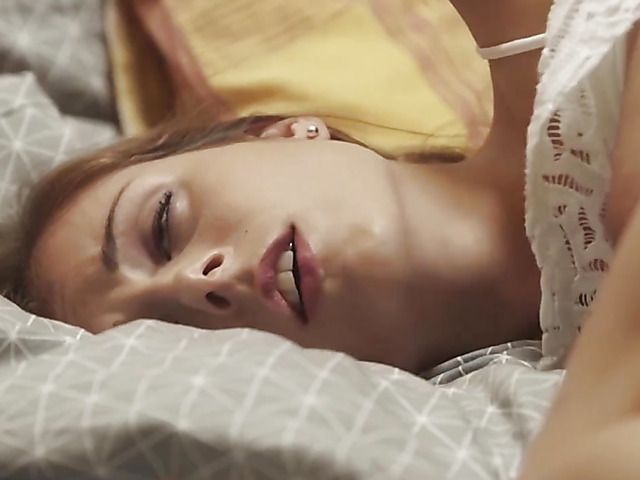 Sex hungry Antonia fingering her beautiful pussy