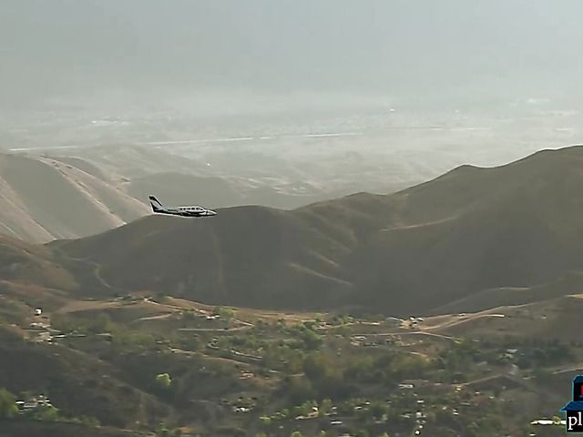 Cougar joins the mile high club with her younger date