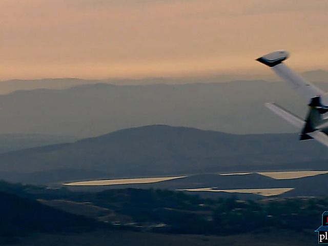 Cougar joins the mile high club with her younger date