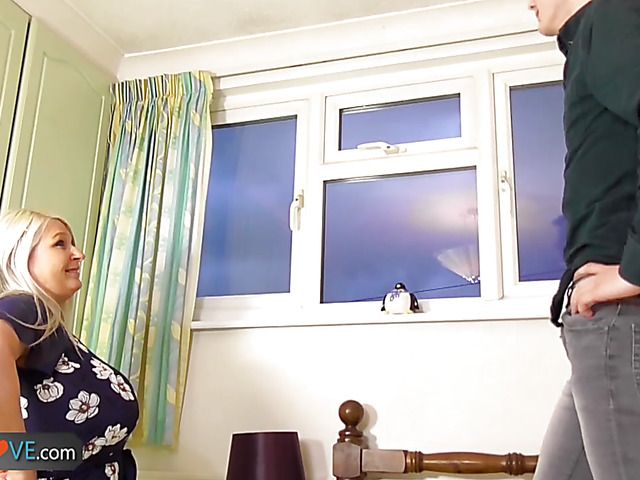 Mature BBW has fun in bed with a young dude