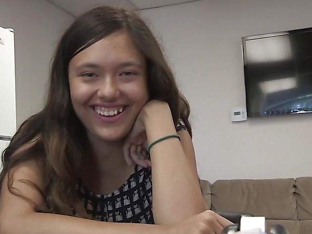 Round ass cutie gets fucked in her first porn