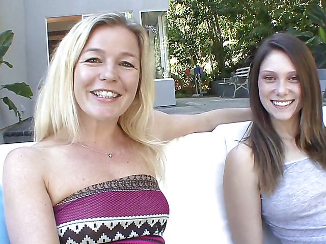 Tight pussy lesbians do a sixty nine