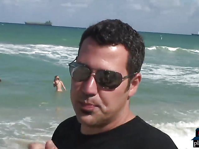 Spring break teens get down and dirty in an orgy fuck