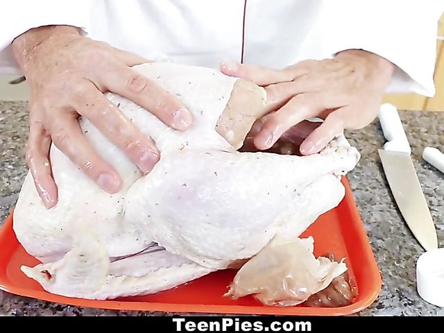 Shaved asian teen Zaya Cassidy gets screwed by chef