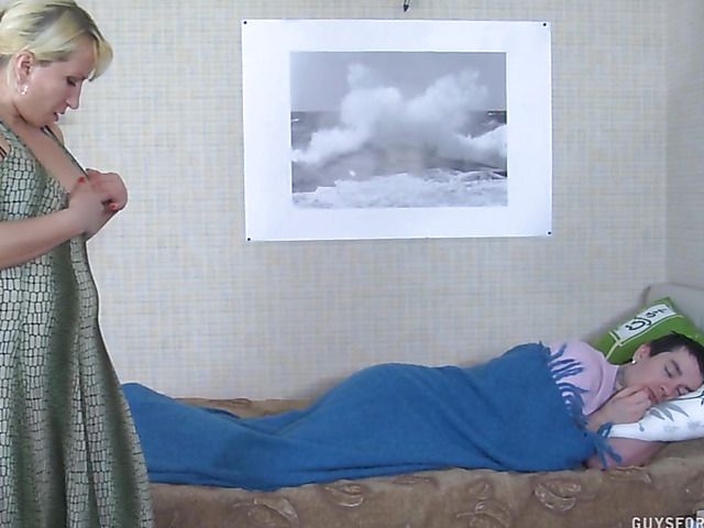 Blonde mature fucks a boy in the morning