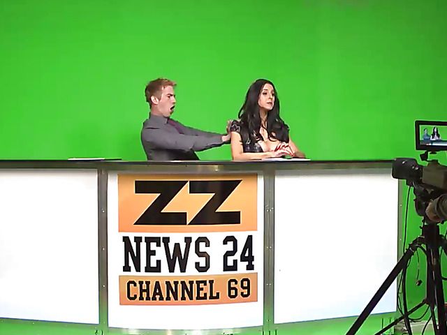 Daughter and stepmom threesome in the living room