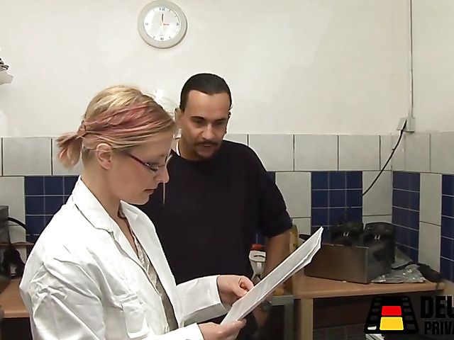 Experienced German slut gets screwed in the kitchen