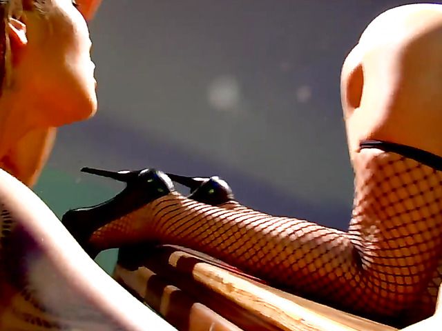 Lesbian cop Alyssa Reese needs some pussy