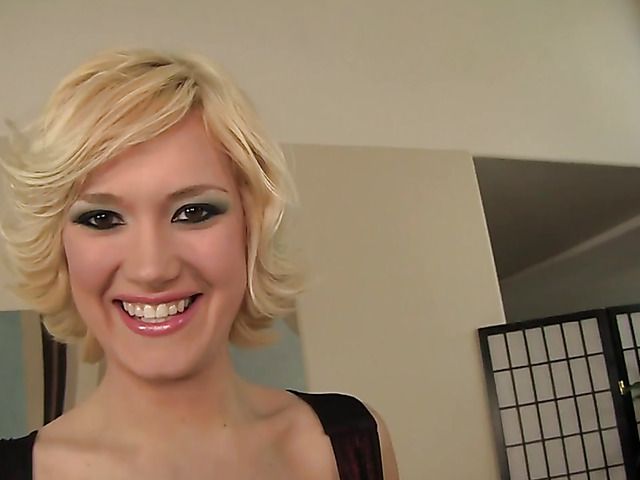 Siri with huge natural boobs blows for cum