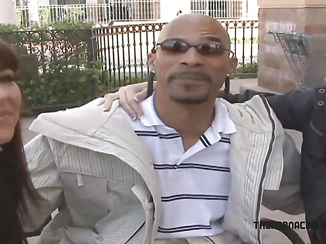 BBC threesome with Jennifer Dark and Maria Bellucci