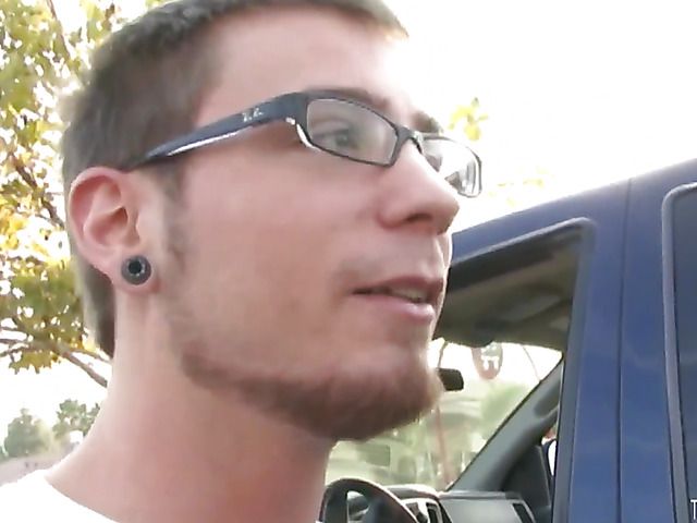 Lucky nerd fucks hot skinny MILF in her shaved pussy