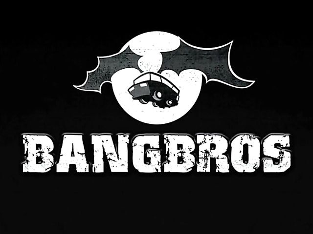 Pornstars with big butts get shagged outdoors