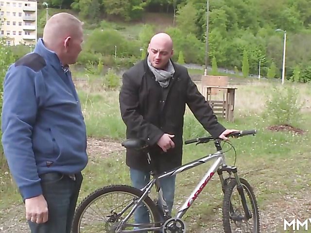 German MILF gets double fucked and cum covered