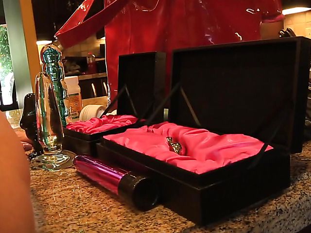 Young lesbian girls love hitachi magic wand