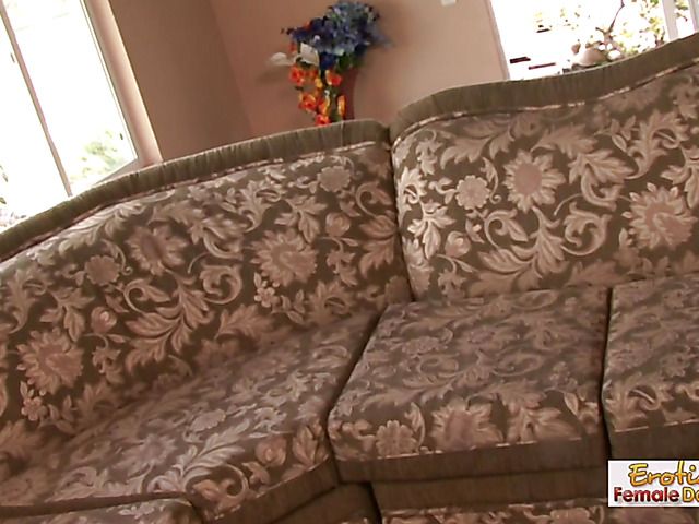 Super horny brunette MILF Kendra Secrets gets double teamed