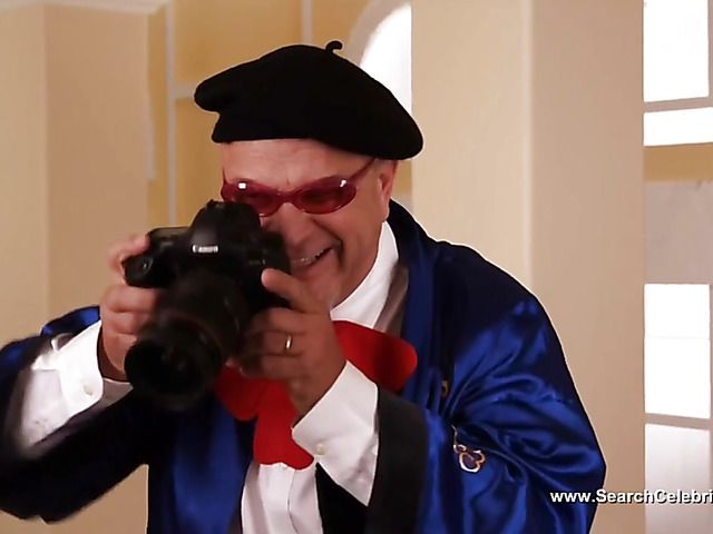 Lesbians share a bath and pose naked on cam together