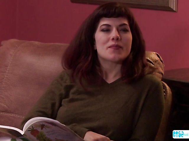 Mature lesbian woman gets some pussy