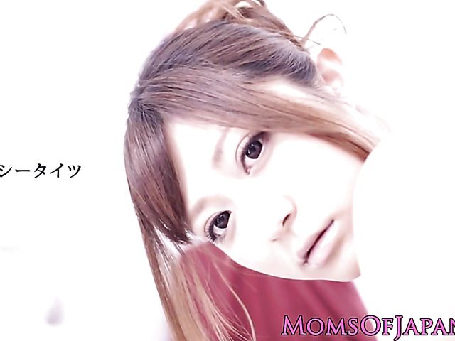 Well stacked Japanese mom makes dude happy