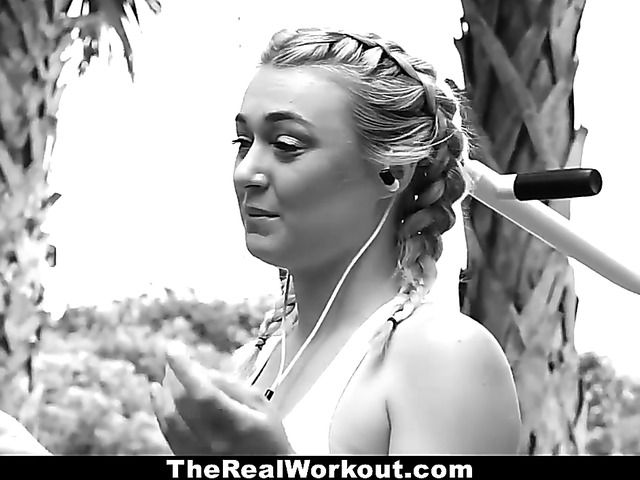 Curvy teen Natalia Starr gets a fuck after workout