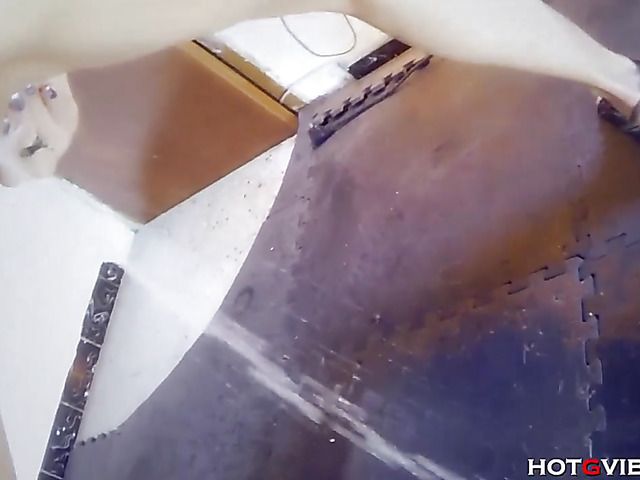 Stacked brunette using toys for squirting orgasm