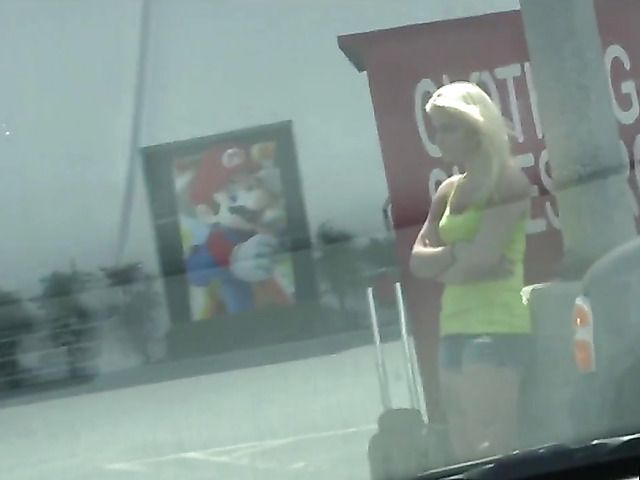 Big titted lesbian MILF Riley Evans seducing Miss Dallas