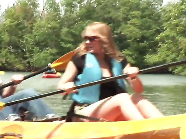 Big butt girl kayaking and fucking