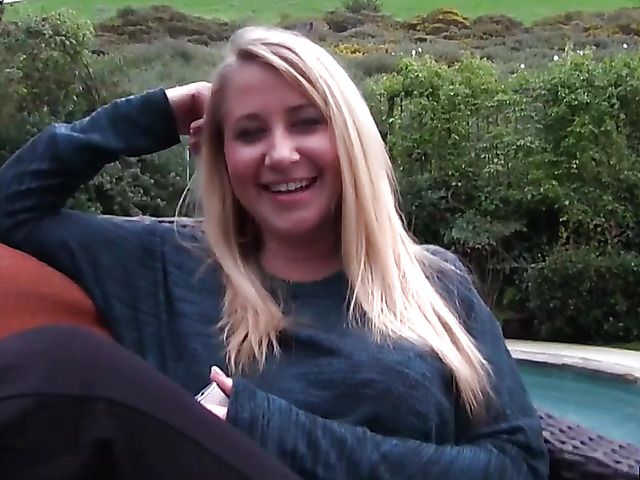 Balls deep pussy slamming for Mandy Armani