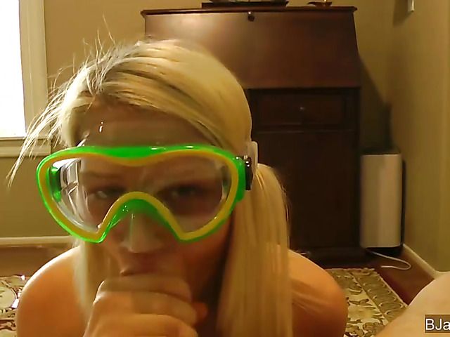 Cute blonde girlfriends homemade sex video