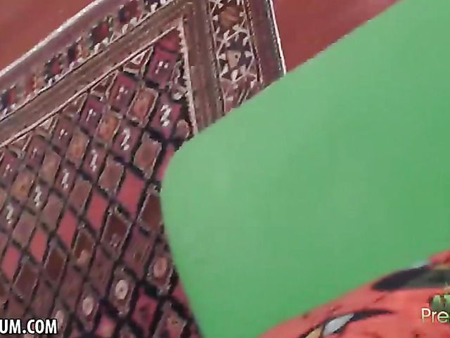 Behind the scene of skinny girl Amy Quinn