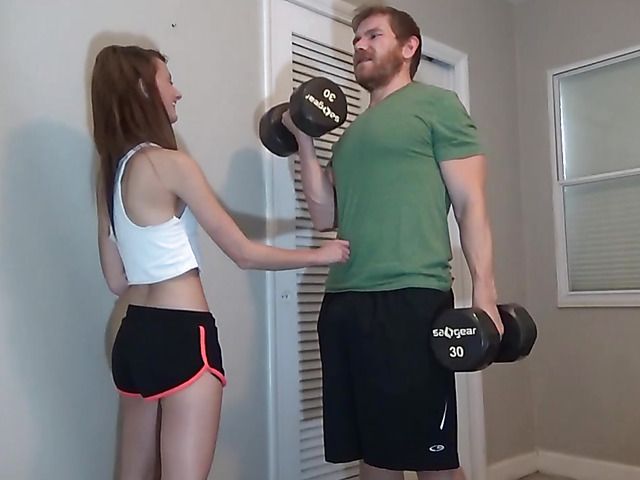 Skinny amateur cutie seduces a dude