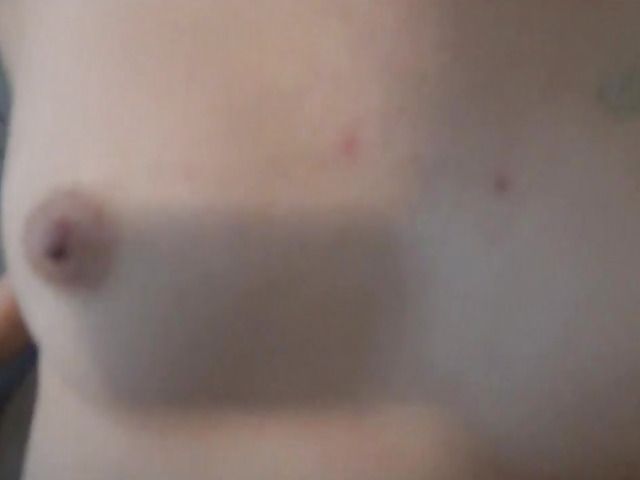 Skinny amateur cutie seduces a dude