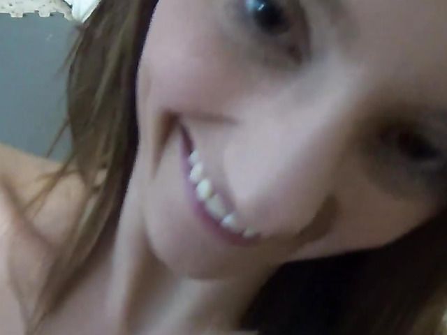 Skinny amateur cutie seduces a dude